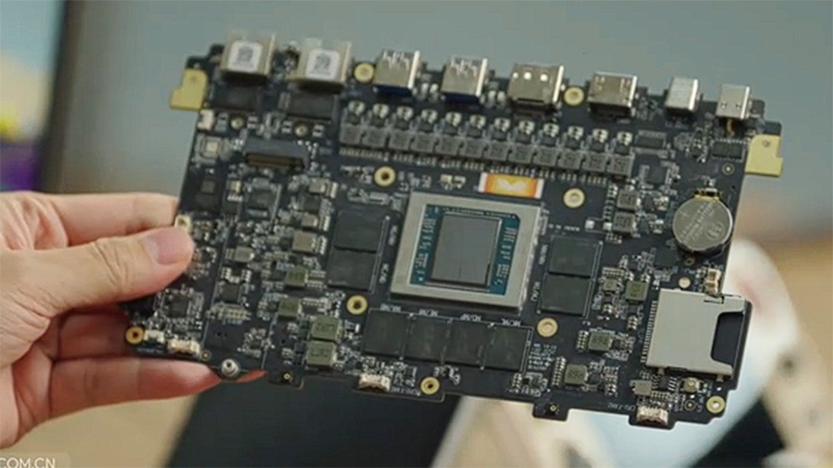 MSI Claw A8 AMD Ryzen Z2 Extreme handheld gaming
